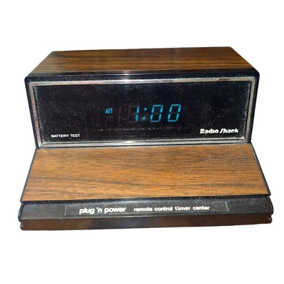Vtg Retro Radio Shack Plug 'N Power 61-2679A Remote Control Time Center Clock - Picture 1 of 6